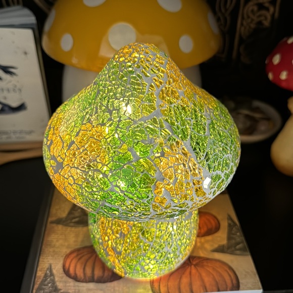 Green Stained Glass Cement Mushroom Light Up - Picture 7 of 7